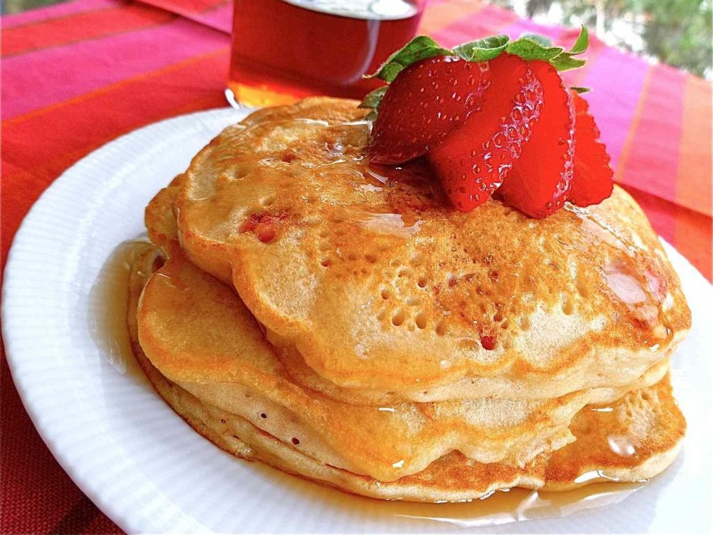 Indulge in Dreamy Strawberry Vanilla Pancakes: A Sweet Breakfast Delight!