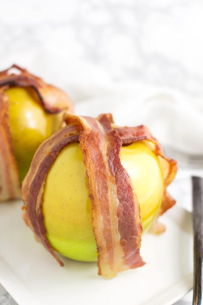 Sweet & Savory Bacon Baked Apples: A Flavor-Packed Delight!