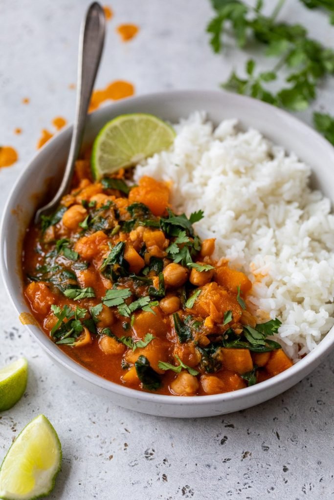 Warm Up with Irresistible Butternut Squash Curry Bliss!