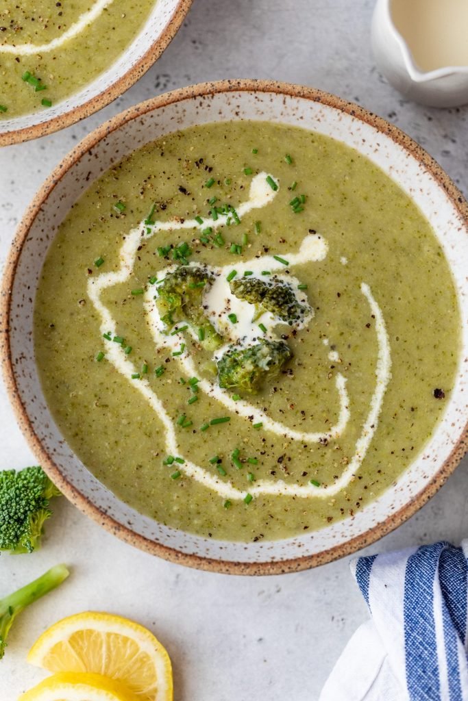 Indulge in Creamy Broccoli Soup: 5 Steps to Pure Comfort!