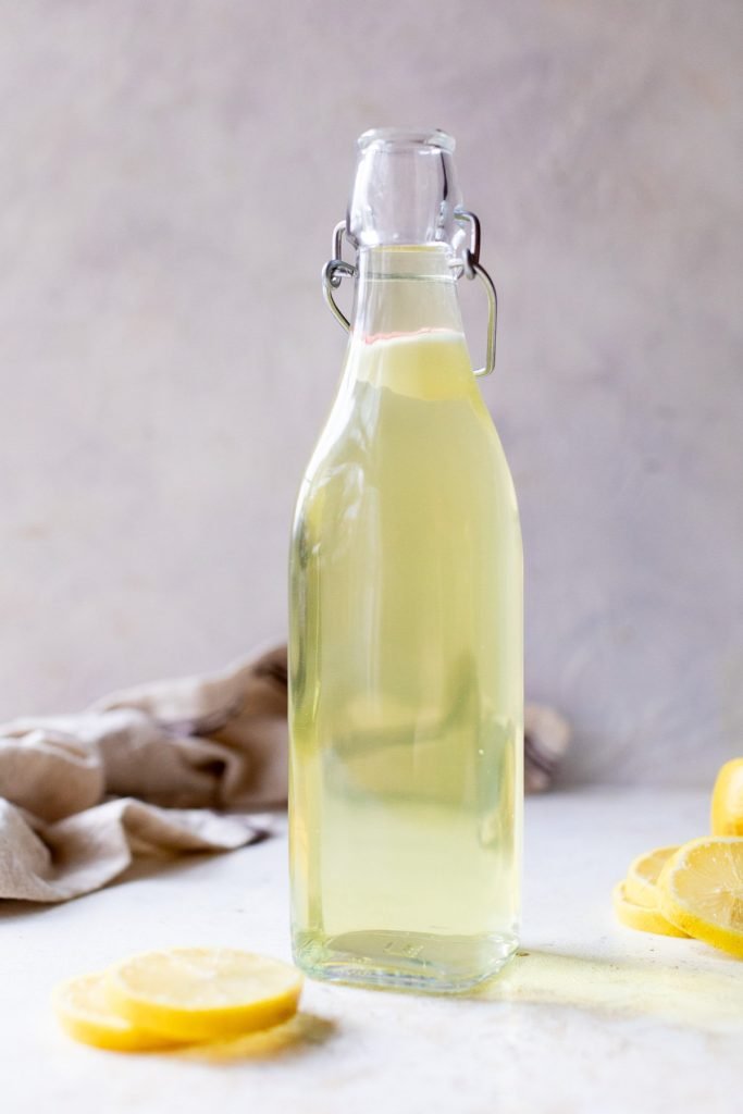 Craft Irresistible Homemade Limoncello: A Gift Worth Sipping!