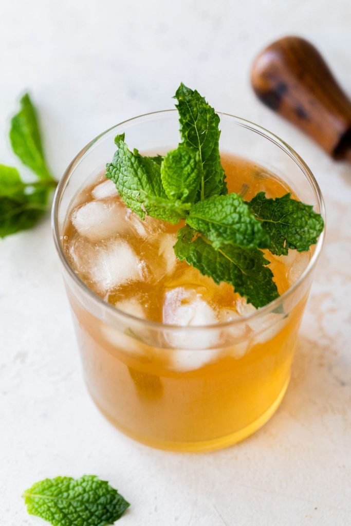 Elevate Your Spirits: Easy 4-Ingredient Classic Whiskey Smash!