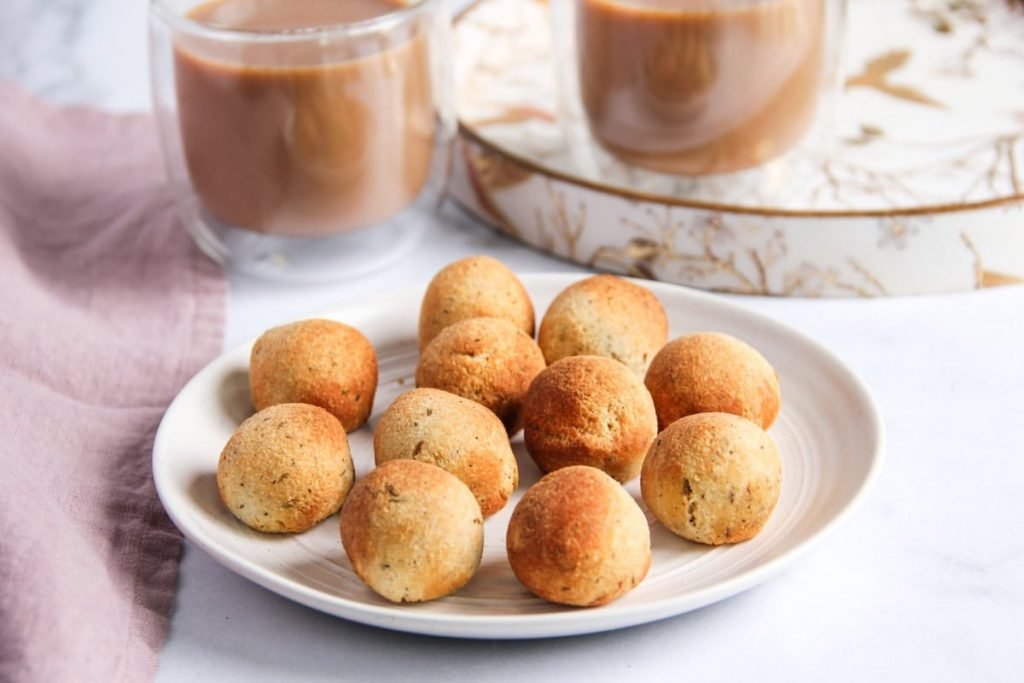 Spiced Crunchy Bagel Bites: A Gluten-Free Twist on Jeera Puri!