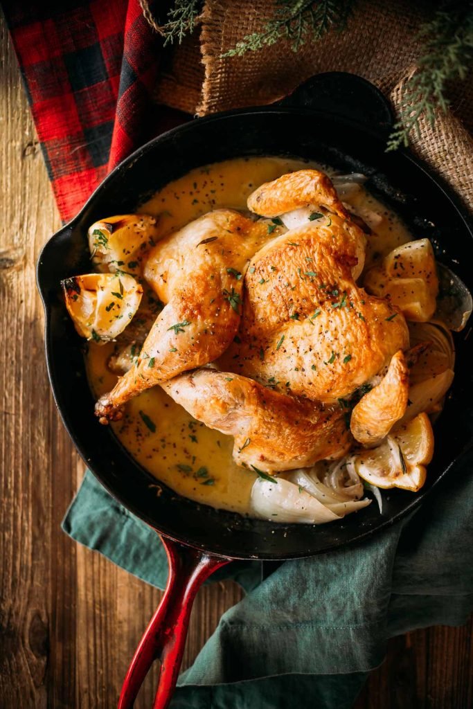 Zesty Lemon Garlic Chicken: Your 30-Minute Cast Iron Delight!