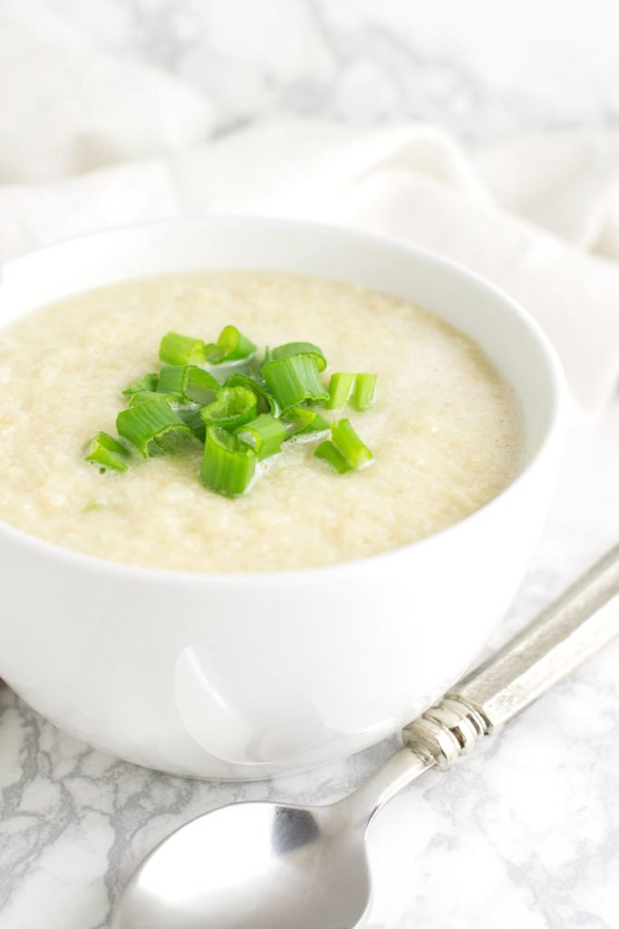 Cozy Up with Creamy Roasted Cauliflower Soup: A Dreamy Delight!
