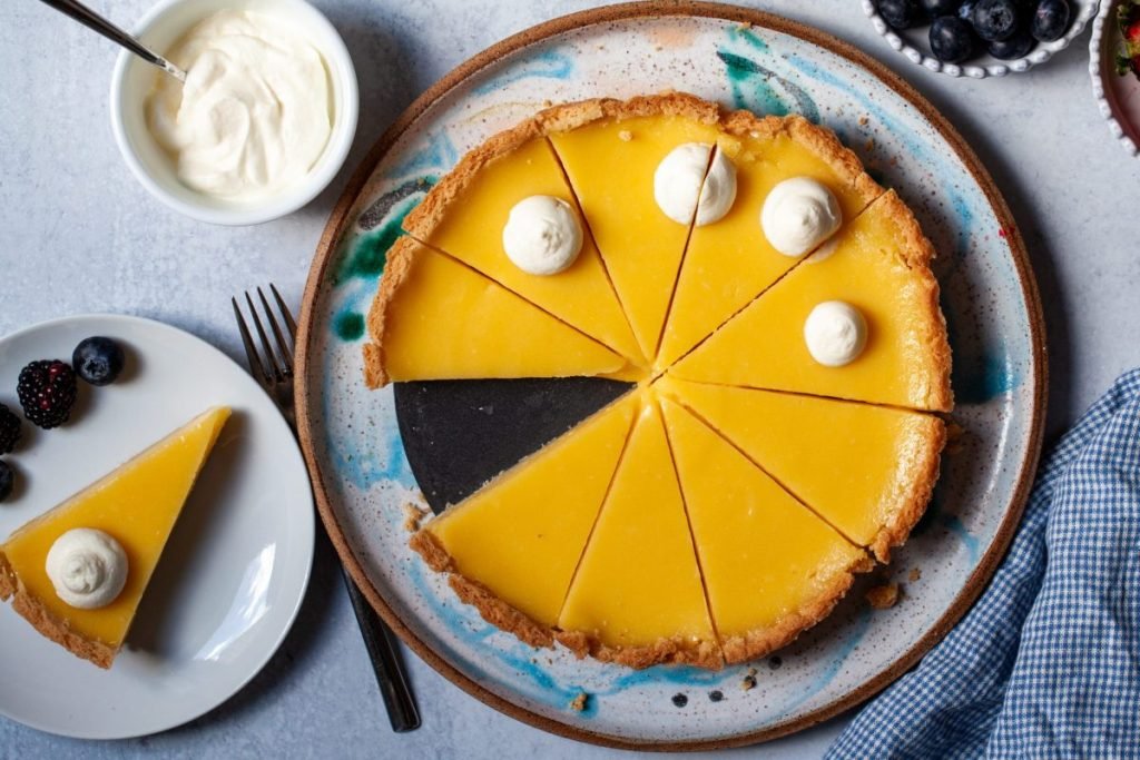 Perfectly Zesty Lemon Curd Tart: A Slice of Sunshine Delight!