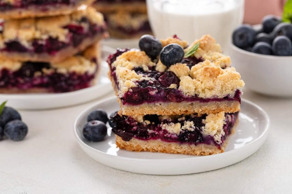 Decadent Blueberry Crumb Bars: 5 Steps to Sweet Bliss!