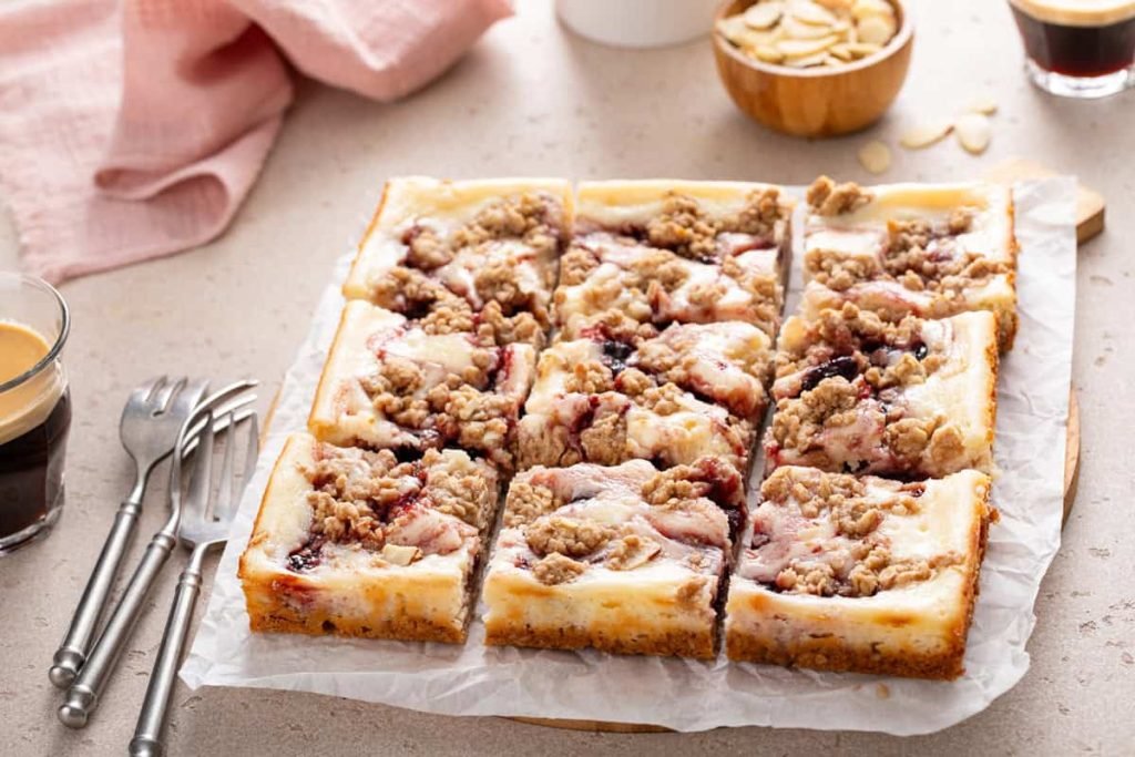 Decadent Cherry Cheesecake Crumb Bars: A Slice of Bliss!